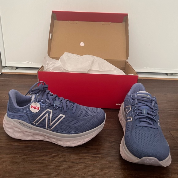 New Balance Running Shoes NWT - Picture 3 of 10